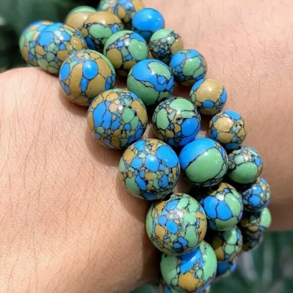 Tri-Colored Turquoise Howlite 15" Strand - Picture 2 of 2